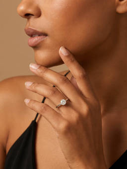 MINOUS - 925 Silver Elegant Solitaire Ring