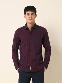U.S. POLO ASSN. - Men Vertical Striped Tailored Fit Shirt