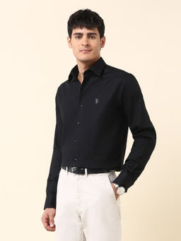 U.S. POLO ASSN. - Men Black Tailored Fit Textured Shirt