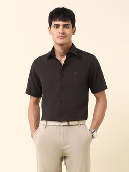 U.S. POLO ASSN. - Men Brown Textured Tailored Fit Shirt
