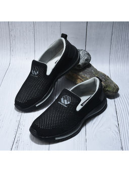 WOODLAND - Men Black Slip On Sports Running Shoes