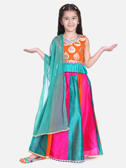 BownBee - Girls Kali Lehenga with Sleeveless Choli & Dupatta Orange (Set of 3)