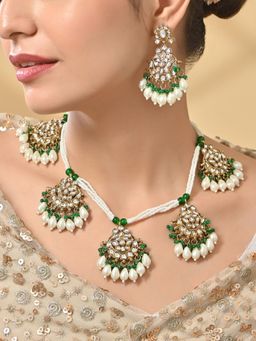 Fida - Women Green Kundan Pearl Choker Necklace and Earrings Set