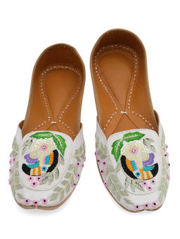 NR by Nidhi Rathi - White Handcrafted Ethnic Juttis