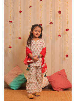 TINY COLOUR - Off White Jasmine Kurta With Pants With Dupatta