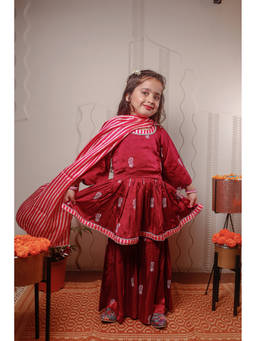TINY COLOUR - Red Printed Kurta With Sharara And Dupatta