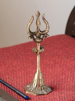 ExclusiveLane - Trident Tackles Hand-Etched Showpiece In Brass (343 Grams)