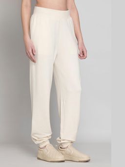 Muvazo - White Style It Up Buttermilk Joggers