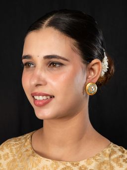 Niscka - Matte Gold Round Earrings