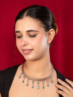 Niscka - Rhodium Plated Round Necklace