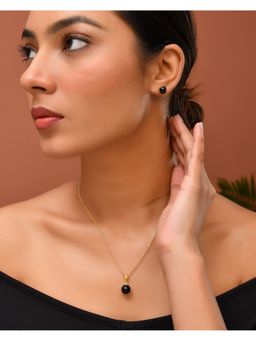 VOJ - Gold Plated Stainless Steel Black Pearl Studded Chain Set