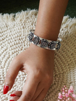 Teejh - Raavee Silver Oxidised Bracelet Cuff for Women