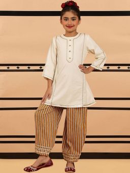 BaawRi - Off-White Straight Solid Kurta with Pant