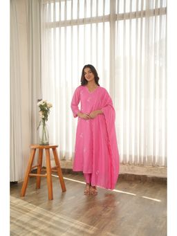 ONEWE INDIA - Pink Noor Aari Embroidered Chanderi Kurta with Pant and Dupatta