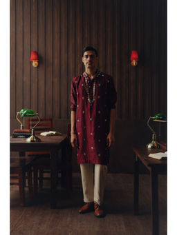 Twenty Nine - Men Maroon Kutchi Embroidery Kurta with Pant