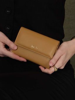 Inc.5 - Women's Tan Casual Wallet With Magnet Lock