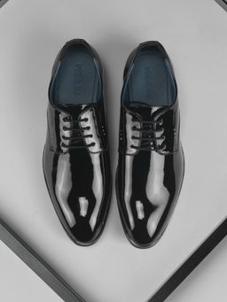 Mochi - Men Black Glossy Formal Derbies