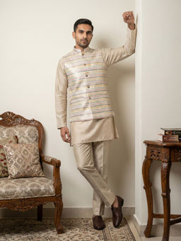 Jompers - Men Cream Woven Kurta with Pyjama and Nehru Jacket