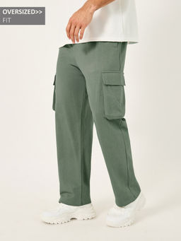Styli - Men Solid Oversized Straight Leg Track Pant with Cargo Pockets
