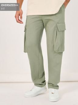 Styli - Men Solid Oversized Open Hem Track Pant with Baggy Cargo Pockets