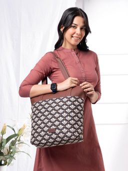 Zouk - Bidri Kaiser Everyday Tote bag