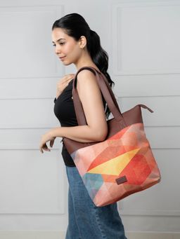 Zouk - GeoOptics Everyday Tote bag
