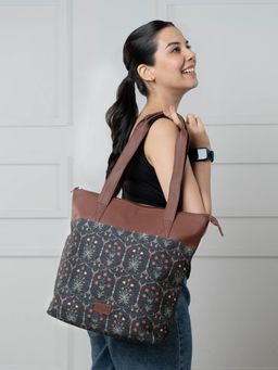 Zouk - Taj Guldasta Everyday Tote bag