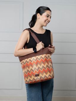 Zouk - Tidal Wave Everyday Tote bag