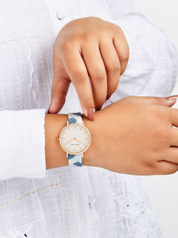 Joker and Witch - Joker & Witch Serenity Loom Rose Gold Watch Featuring A Blue Macrame Strap - AMWW836 (M)