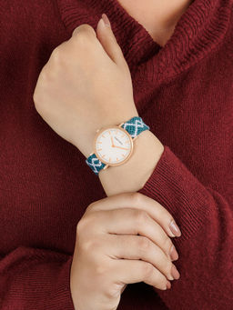 Joker and Witch - Joker & Witch Loomed Aura Rose Gold Watch Featuring A Turquoise Macrame Strap - AMWW843 (M)