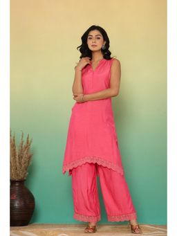 Kasya - Women Magenta Muslin Solid Kurta with Palazzo (Set of 2)