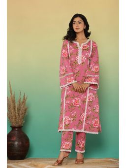 Kasya - Women Pink Cotton Floral Printed Kurta with Pant (Set of 2)