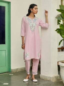 House of Chikankari - Crafts Women Pink Aari Embroidered Cotton Kurta with Pant (Set of 2)