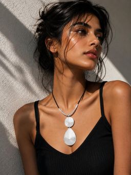 Niska - Silver Cascade Pendant Necklace