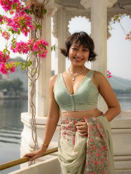 Suta - Women Green V-Neck Sleeveless Stitched Blouse