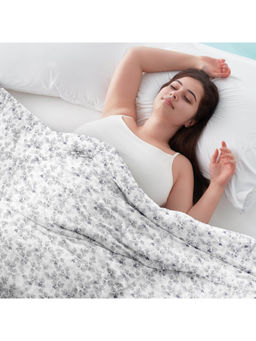 Story@Home - 600 Gsm Blanket Light Grey & White, Floral