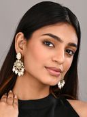 Off White color option, Currently selected