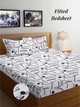 ARRABI - White Geometric 310 TC Cotton Blend Super King Fitted Bedsheet with 2 Pillow Covers