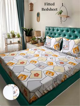 ARRABI - White Cartoon 310 TC Cotton Blend King Fitted Bedsheet with 2 Pillow Covers