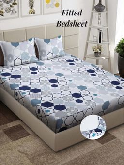 ARRABI - White Geometric 310 TC Cotton Blend King Fitted Bedsheet with 2 Pillow Covers