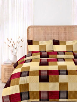 the White Moss - Maroon 250Tc Pure Cotton Reactive Bedsheet with 2 Pillow Covers (King Size)