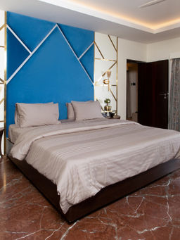 Oyvu - Taupe 300Tc Bedsheet with 2 Pillow Covers (King)