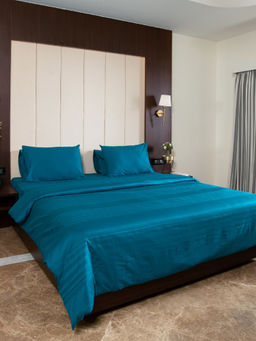 Oyvu - Teal 300Tc Bedsheet with 2 Pillow Covers