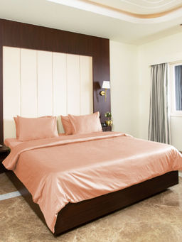 Oyvu - Peach 300Tc Bedsheet with 2 Pillow Covers