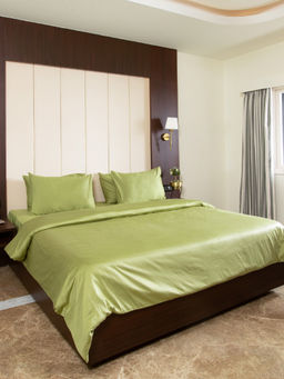 Oyvu - Green 300Tc Bedsheet with 2 Pillow Covers