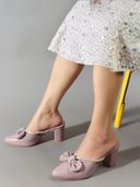 Pink color option, Currently selected