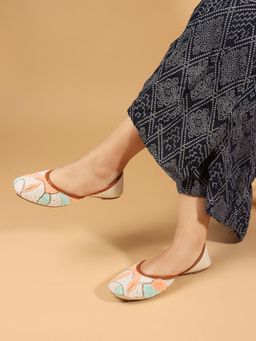CHINRAAG - Women White Synthetic Juttis