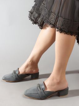 CHINRAAG - Women Grey Synthetic Mules