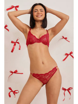 Clovia - Set Of Bra And Panty: Sexy Non Padded Underwired Bra And Panty In Red