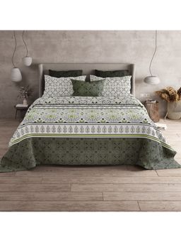 LABHAM - Green Alpha Cotton King Size Printed Bedsheet with Pillow Covers (Set of 3)